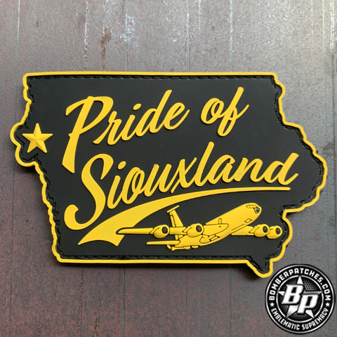 Pride of The Siouxland, 174th Air Refueling Squadron, Black